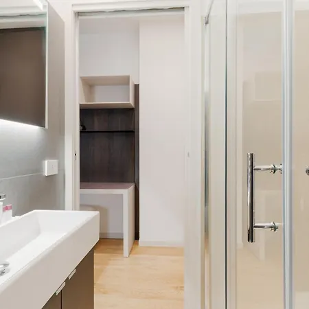 Apartament Guesthost - Stazione Sleek